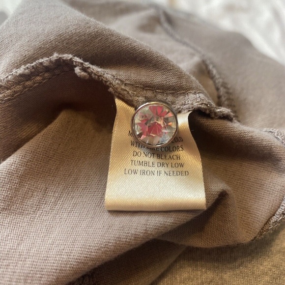 True Grit Women Size M Taupe Button Down Top Dimond Like Buttons 3/4 Sleeve NWT - Picture 9 of 12